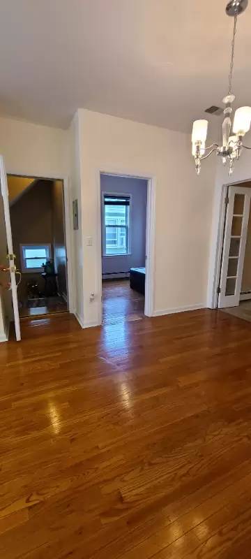 Main picture of 216 Devon St