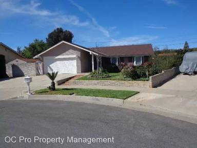 Main picture of 658 N Hamlin St