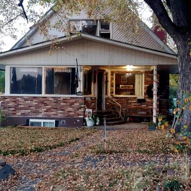 Main picture of 205 E 2nd N