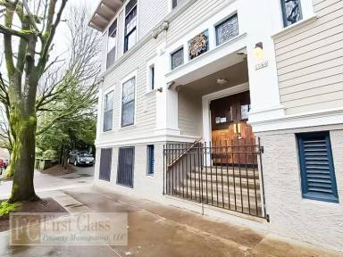 Main picture of 2066 NW Irving St