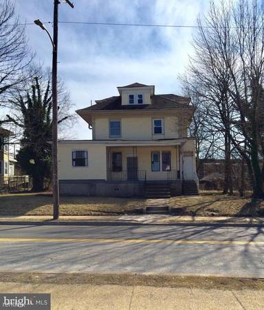 Main picture of 3905 W Forest Park Ave