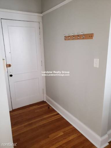 Main picture of 1314 W Waveland Ave