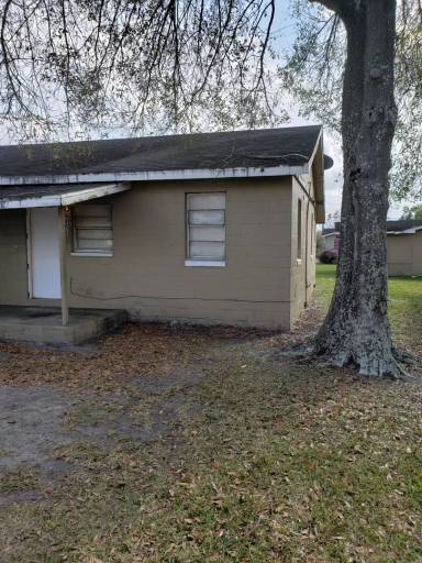 Main picture of 301 SW 3rd Ter