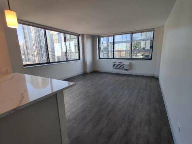 Main picture of 321 W Illinois St