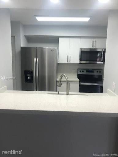 Main picture of 550 S Park Rd