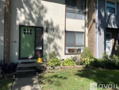 Main picture of 1956 Cambridge Dr