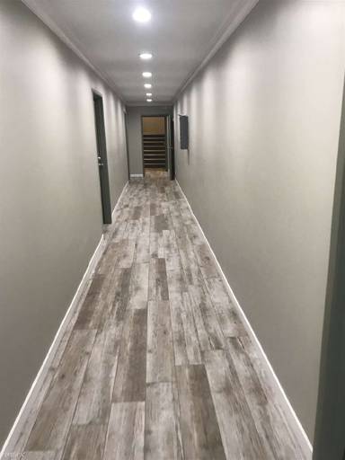 Main picture of 852 N Bunker Hill Ave