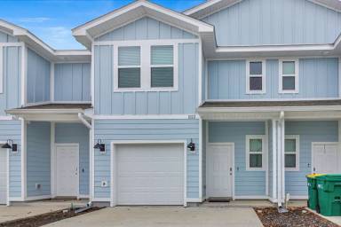 Main picture of 1022 McLaren Cir