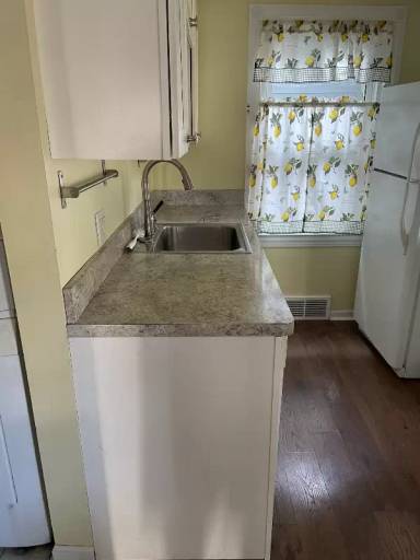 Main picture of 2055 Browning St