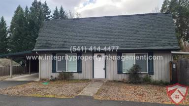 Main picture of 1009 NE Dewey Dr