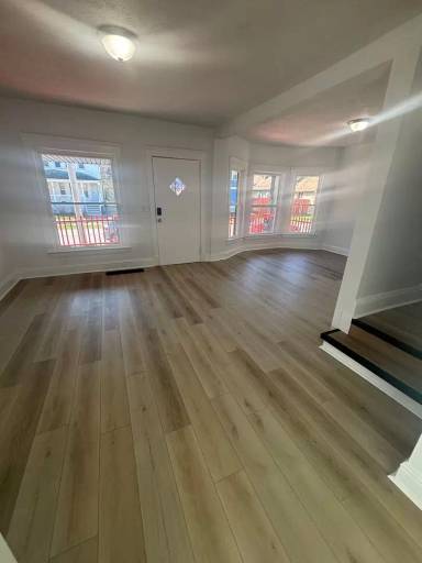 Main picture of 10523 Helena Ave