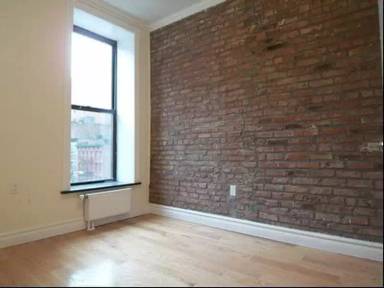 Main picture of 202 E 13th St