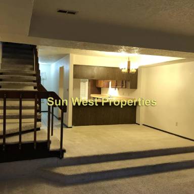 Main picture of 1076 E Navajo St