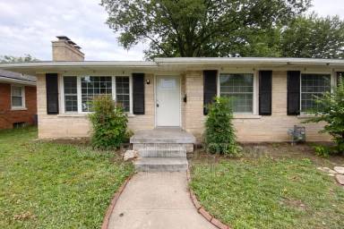 Main picture of 112 S Lincoln Park Dr