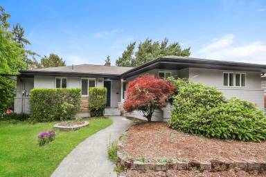 Main picture of 7153 Fauntleroy Way SW