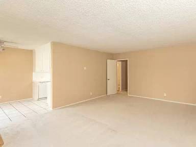 Main picture of 5424 Newcastle Ave