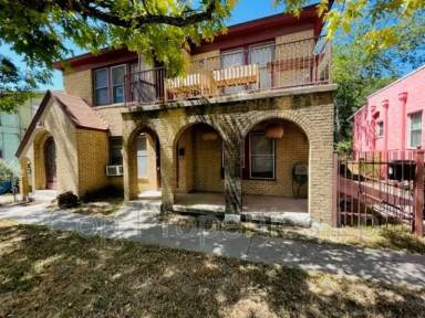 Main picture of 415 W Hollywood Ave