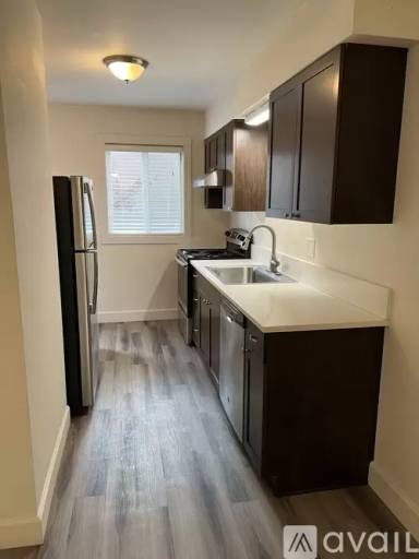 Main picture of 6830 N Columbia Way