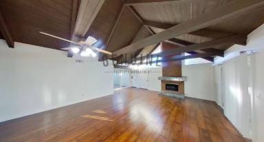 Main picture of 1662 Iowa St