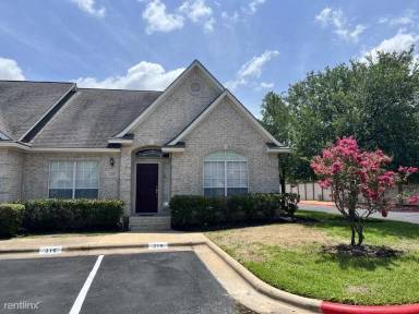 Main picture of 203 Navarro Dr