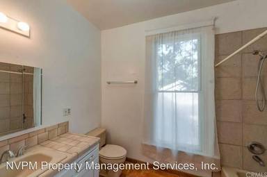 Main picture of 256 E 1st Ave