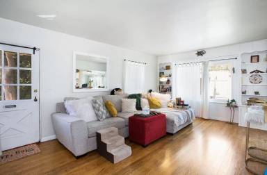 Main picture of 533 Glenneyre St