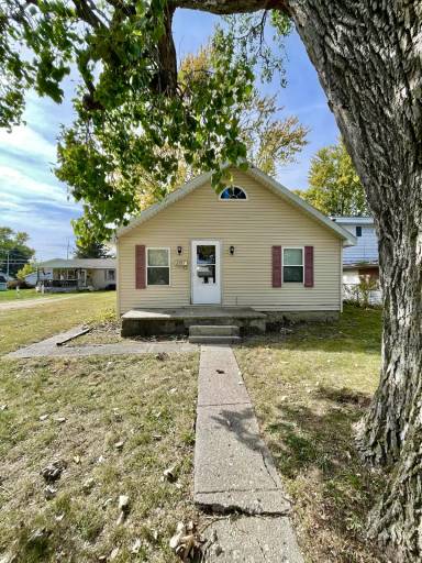 Main picture of 2301 N Armstrong St