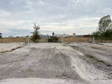 Main picture of 12400 Cleburne Hwy