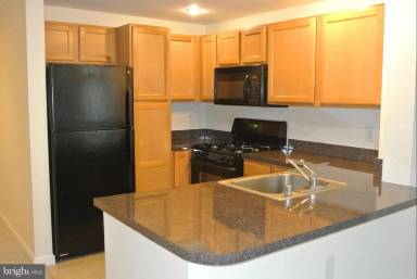 Main picture of Potomac Place Condominiums