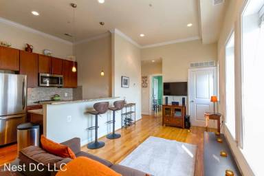Main picture of 739 Newton Pl NW