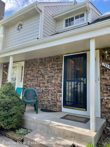 Main picture of 7924 S Depew St