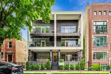 Main picture of 2237 N Hoyne Ave