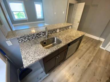 Main picture of 3200 Henrietta St