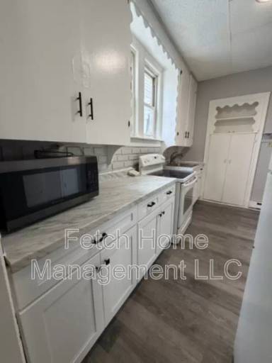 Main picture of 569 W Philadelphia St