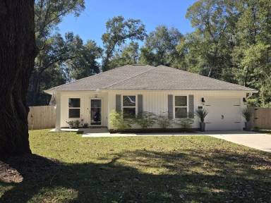 Main picture of 131 Calvert Oaks Dr