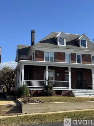 Main picture of 472 Pangborn Blvd