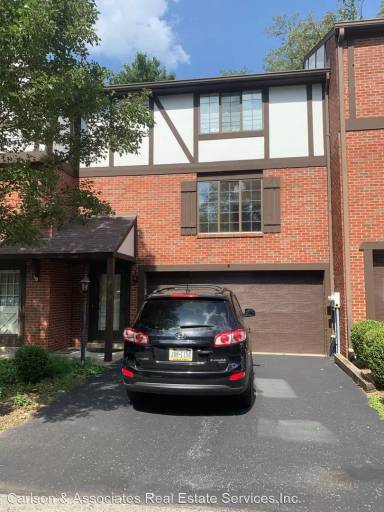 Main picture of 303 Trailside Dr