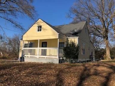 Main picture of 752 McDonough Blvd SE