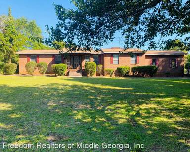 Main picture of 2651 State University Dr