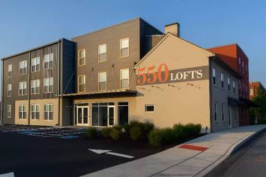 Main picture of 550 New Holland Ave