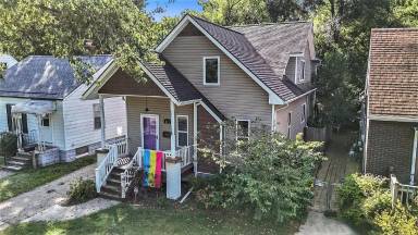 Main picture of 437 Saint Louis St