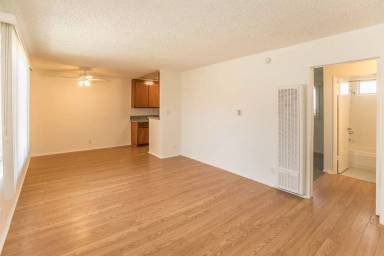 Main picture of 3588 S Centinela Ave