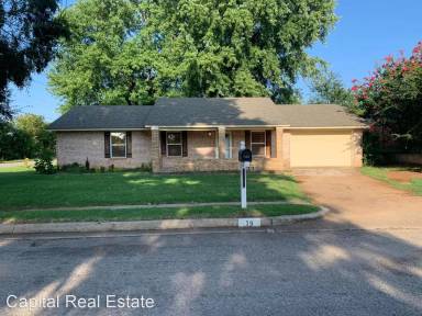 Main picture of 19 Echo Ln