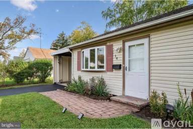 Main picture of 14 Dorset Dr