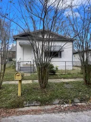 Main picture of 2121 Kingston St
