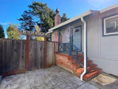 Main picture of 1091 Banyan Way