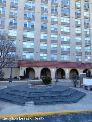 Main picture of Ford City Condo