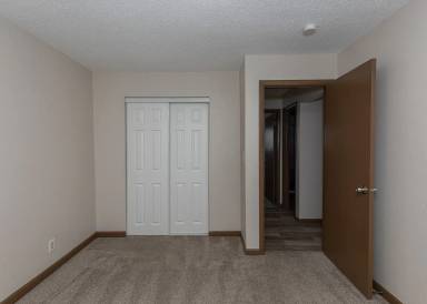 Main picture of 309 W 6th St