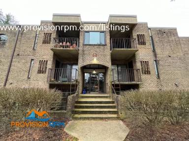 Main picture of 10 Silverwood Cir