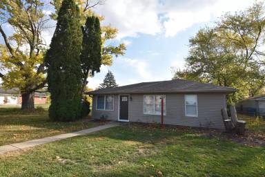 Main picture of 1103 W Seventh St